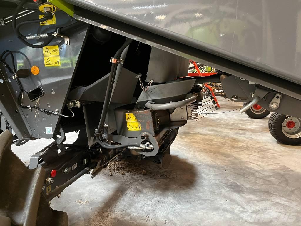CLAAS LEXION 660 Зернозбиральні комбайни
