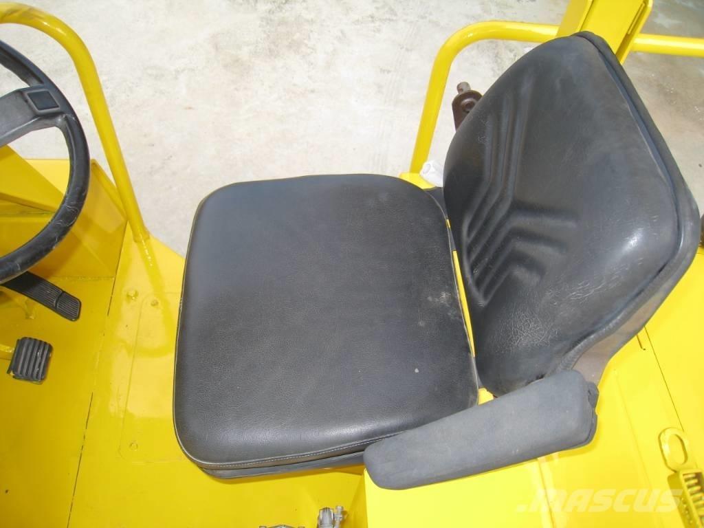Sakai TZ 701 Пневматичні катки