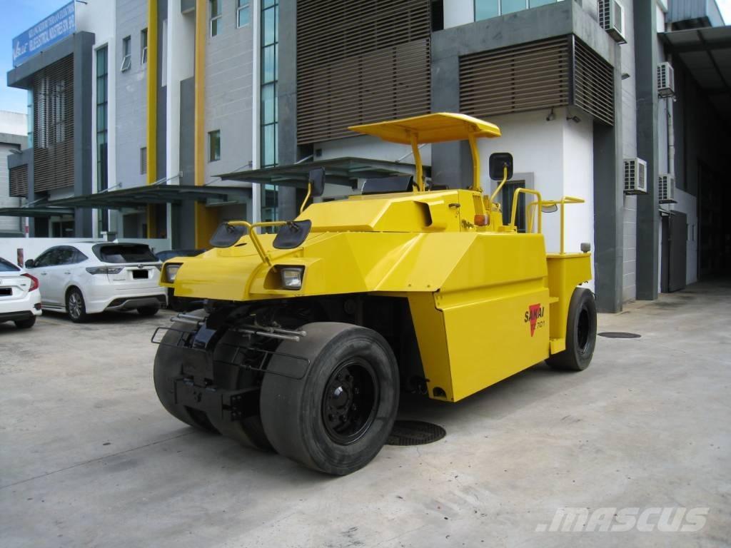 Sakai TZ 701 Пневматичні катки