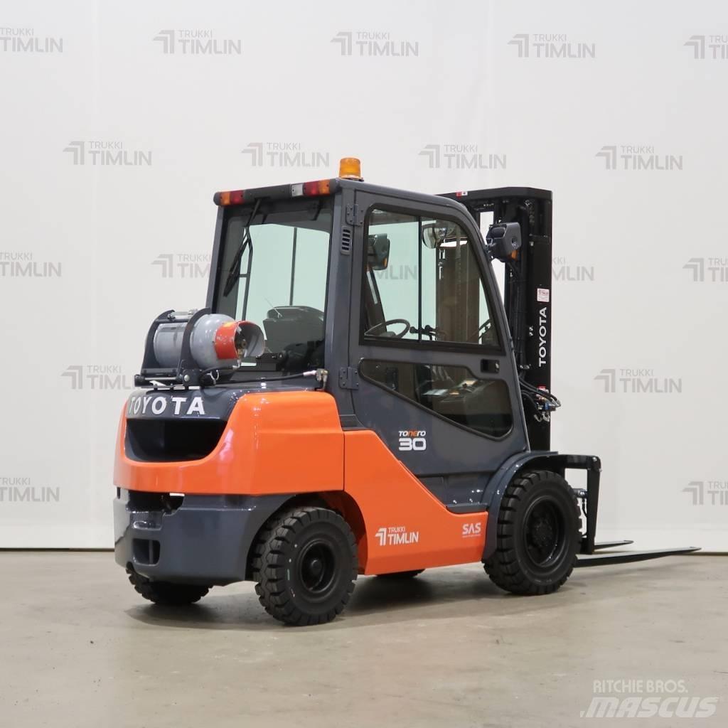 Toyota 02-8FGF30 Газові навантажувачі