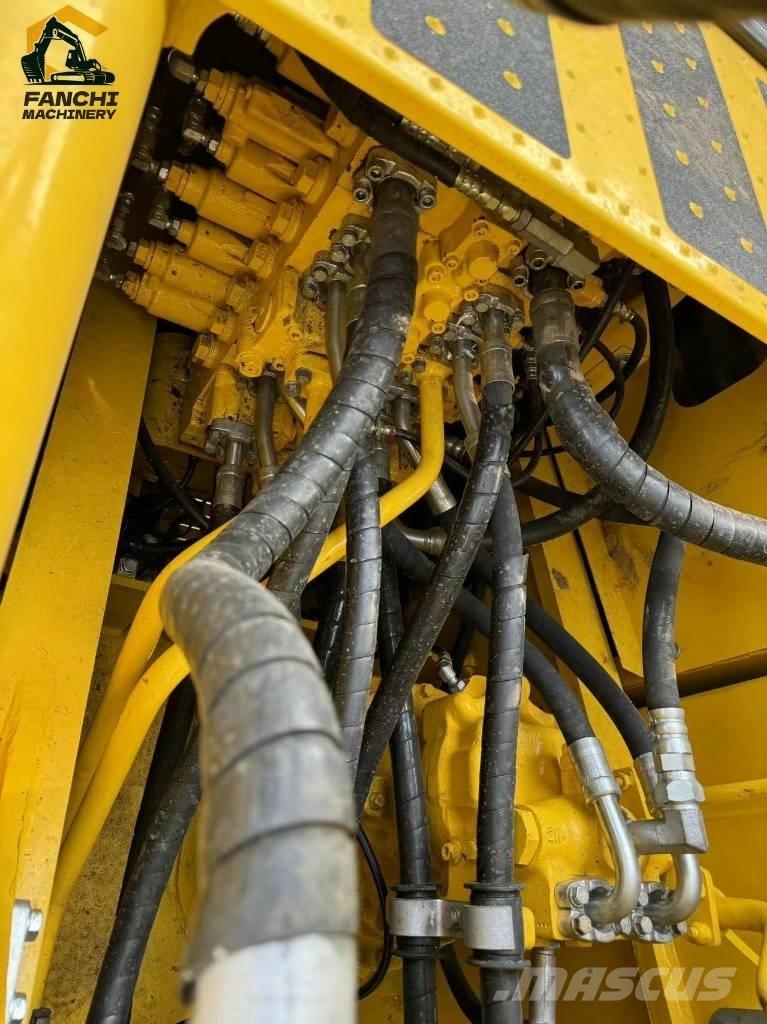 Komatsu PC 220 LC Гусеничні екскаватори