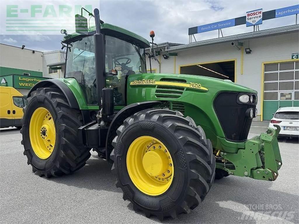 John Deere 7920 Трактори