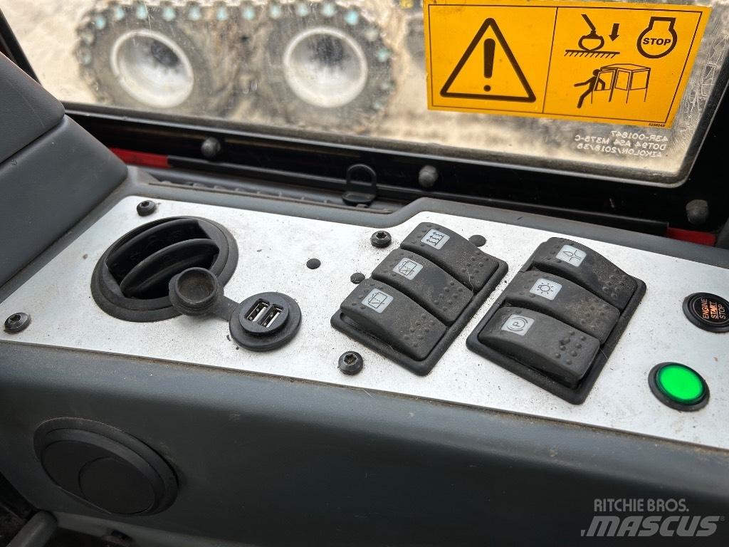 Komatsu 895 Форвардери