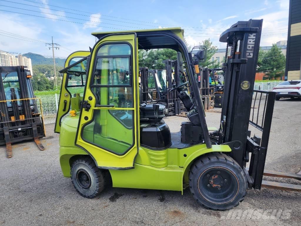 Clark gts30de Дизельні навантажувачі