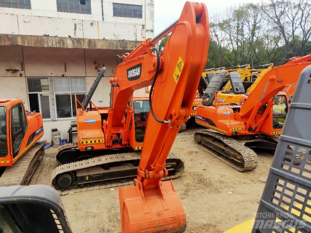 Doosan DH225LC-7 Гусеничні екскаватори