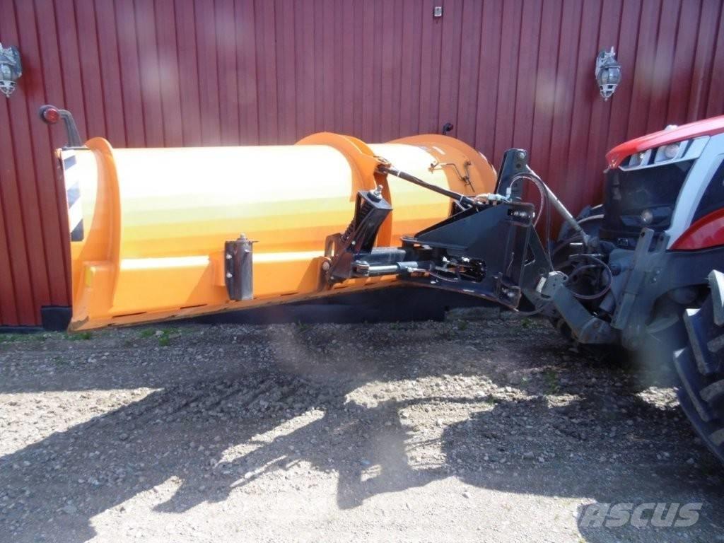 Massey Ferguson 7 S Трактори
