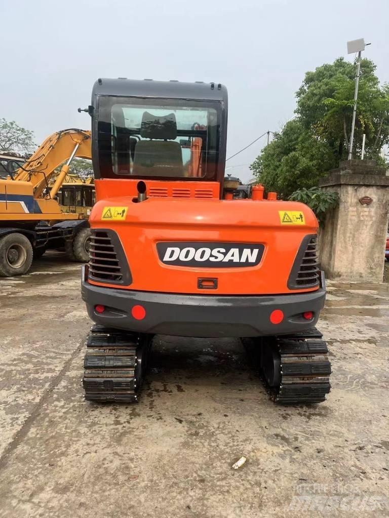 Doosan DX55-9C Міні-екскаватори < 7т