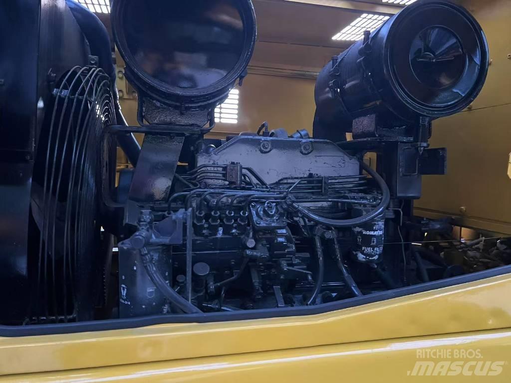 Komatsu WA320-3 Фронтальні навантажувачі