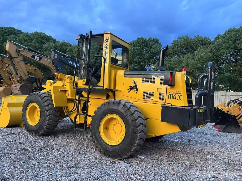 Komatsu WA320-3 Фронтальні навантажувачі