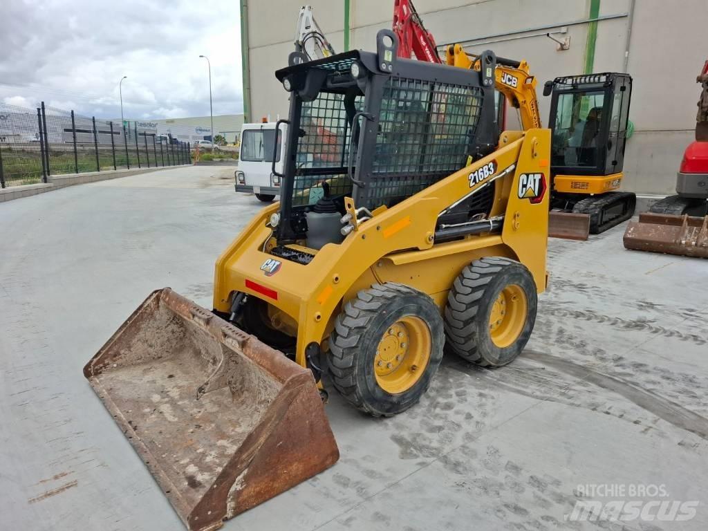 CAT 216 B 3 Міні-навантажувачі