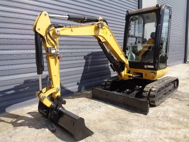 CAT 302.7 D Міні-екскаватори < 7т