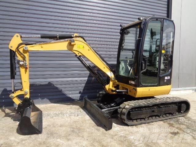 CAT 302.7 D Міні-екскаватори < 7т