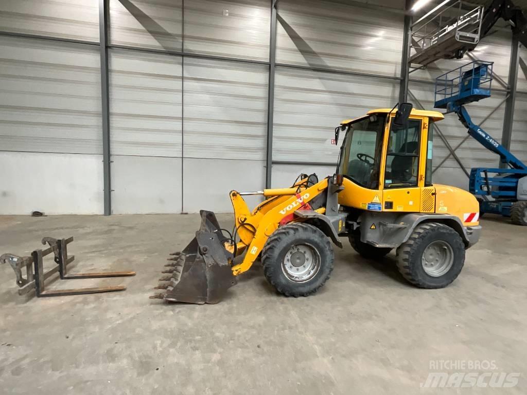 Volvo L 30 B-Z/X Фронтальні навантажувачі
