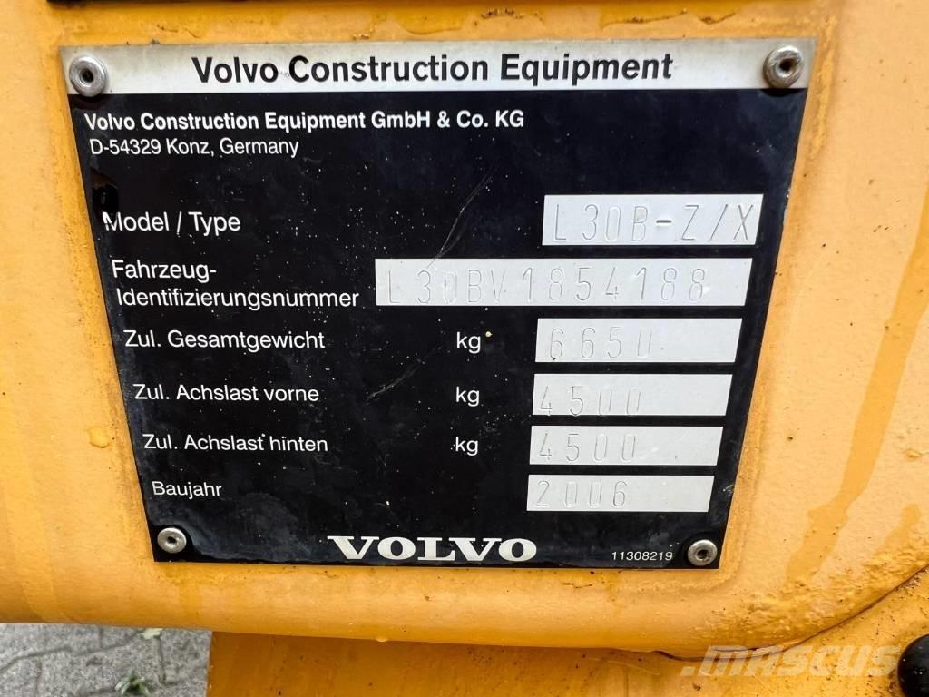 Volvo L 30 B Фронтальні навантажувачі