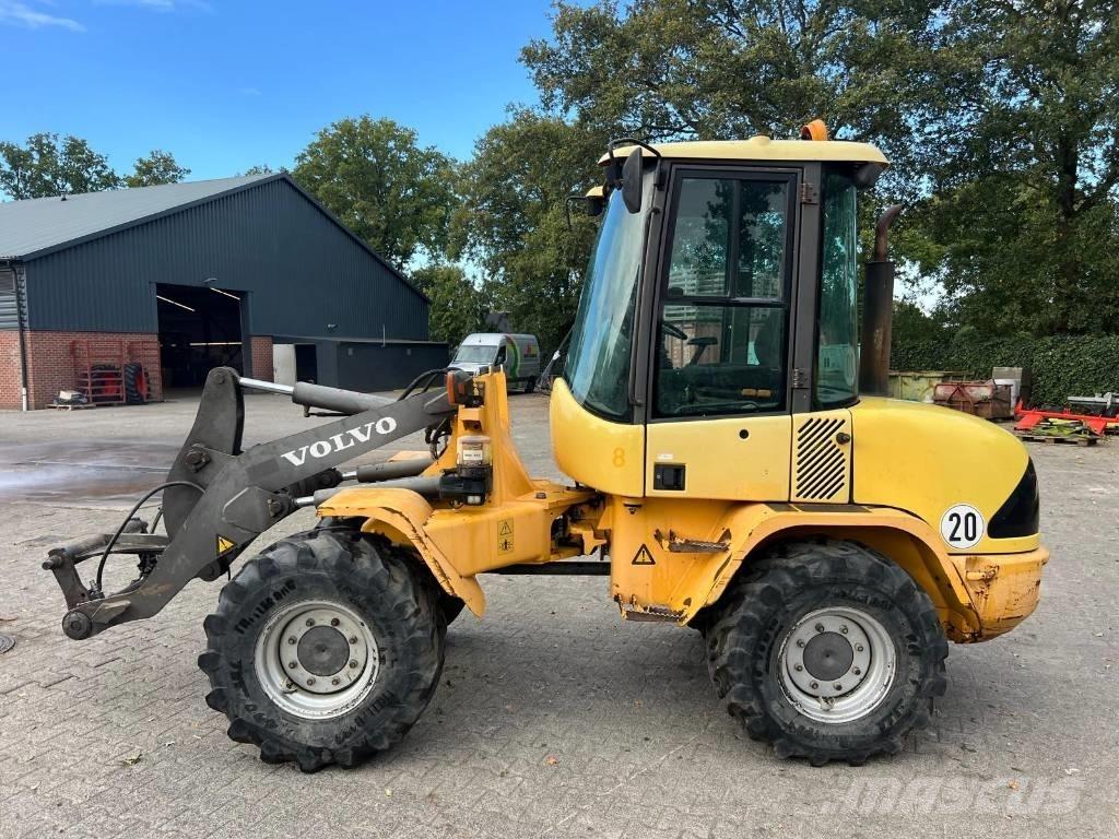 Volvo L 30 B Фронтальні навантажувачі