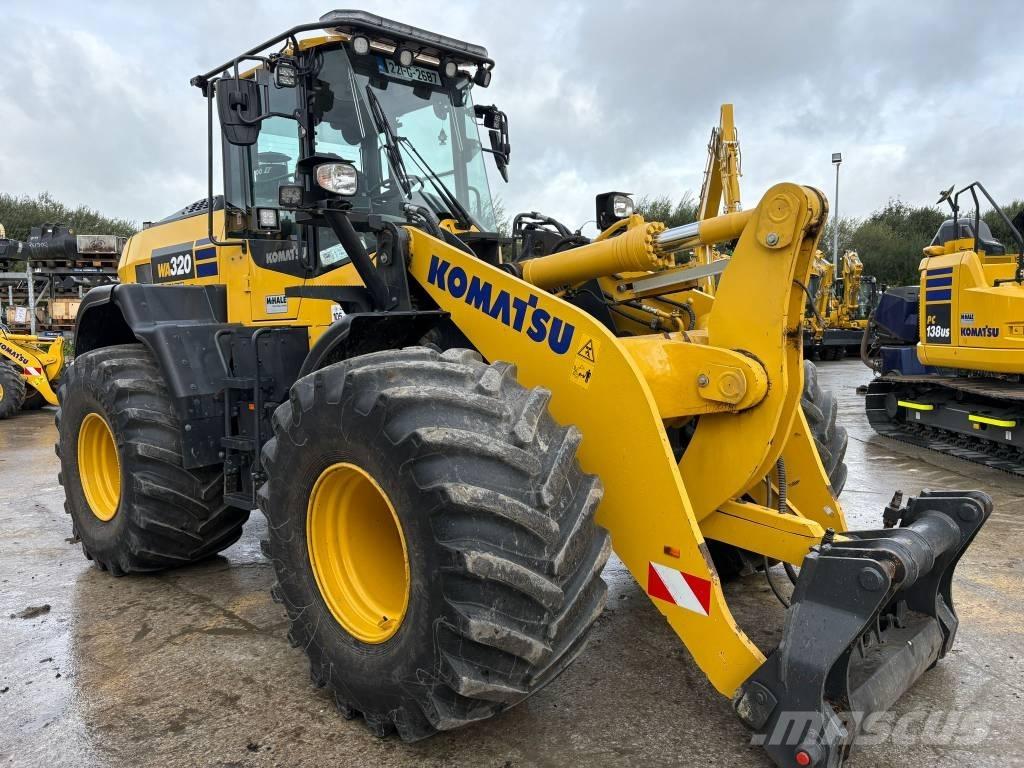 Komatsu WA320-8 Фронтальні навантажувачі