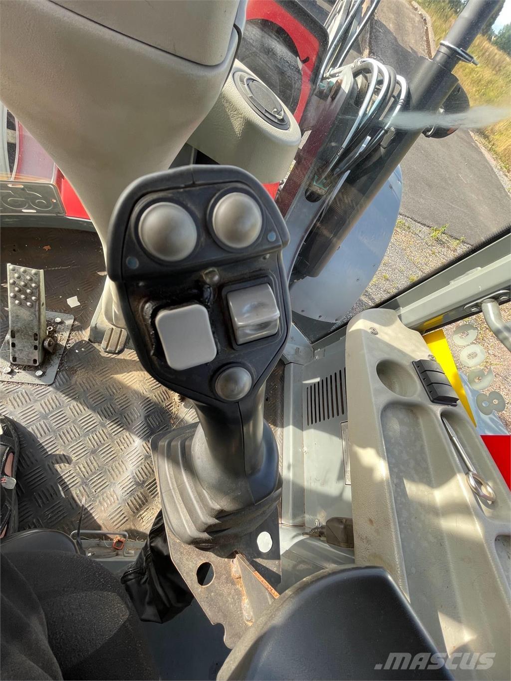 Lännen 8600 E Екскаватори-навантажувачі