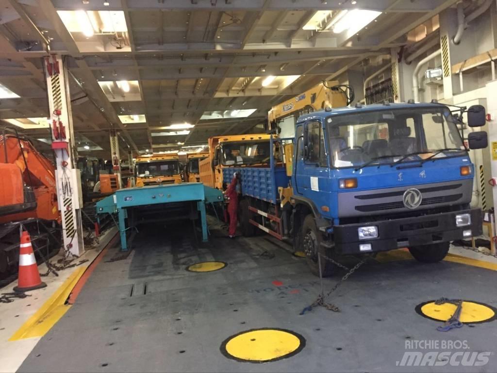 Hitachi 470 Гусеничні екскаватори