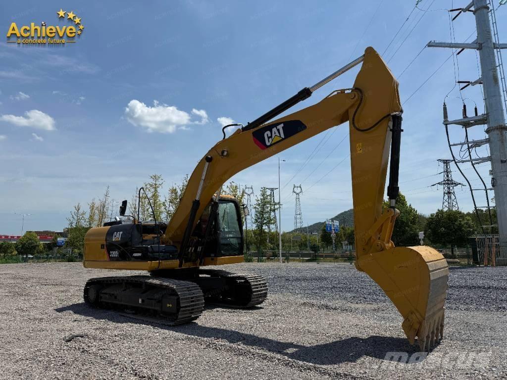 CAT 320 D2 Гусеничні екскаватори