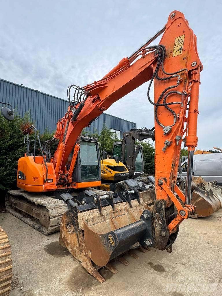 Doosan DX140 LC Гусеничні екскаватори