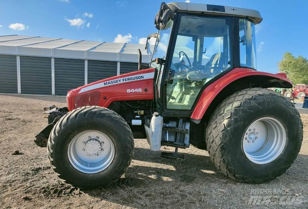 Massey Ferguson 5445 Трактори