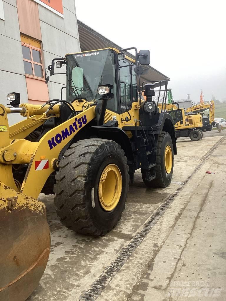 Komatsu WA380-8E0 Фронтальні навантажувачі