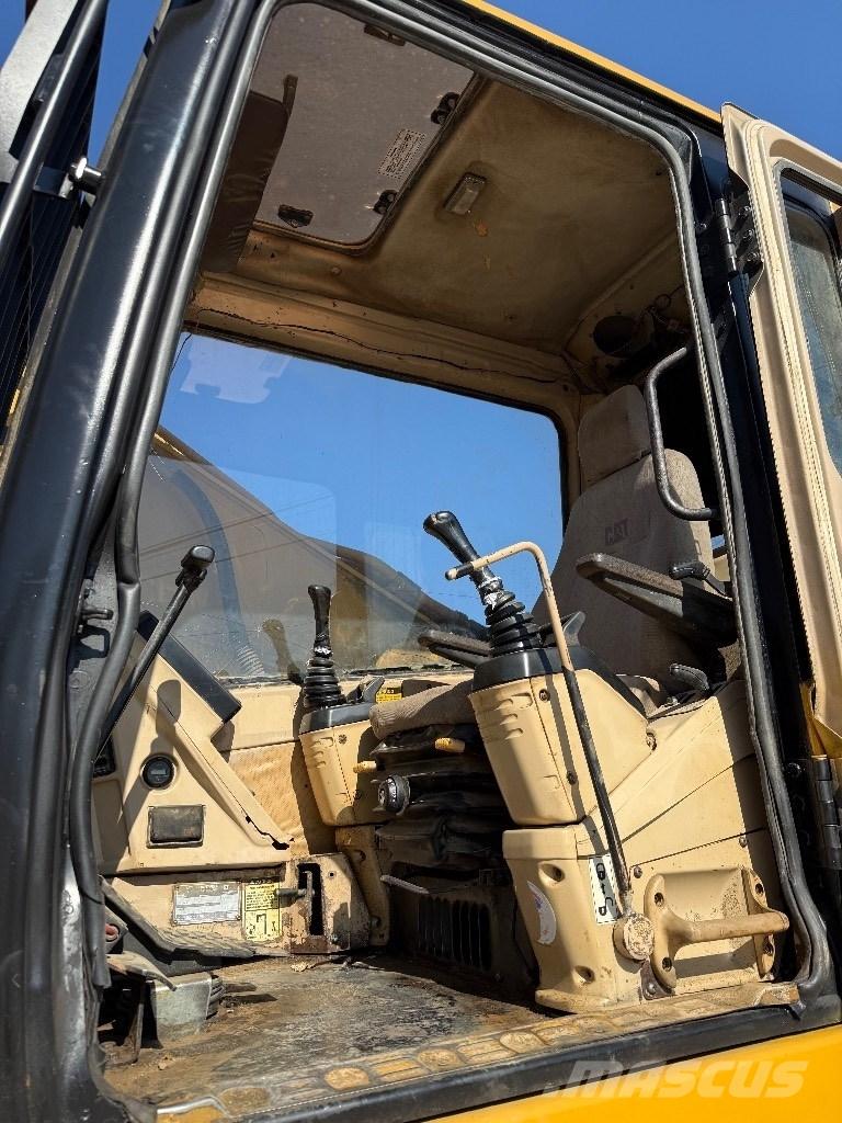 CAT 325 LN Гусеничні екскаватори