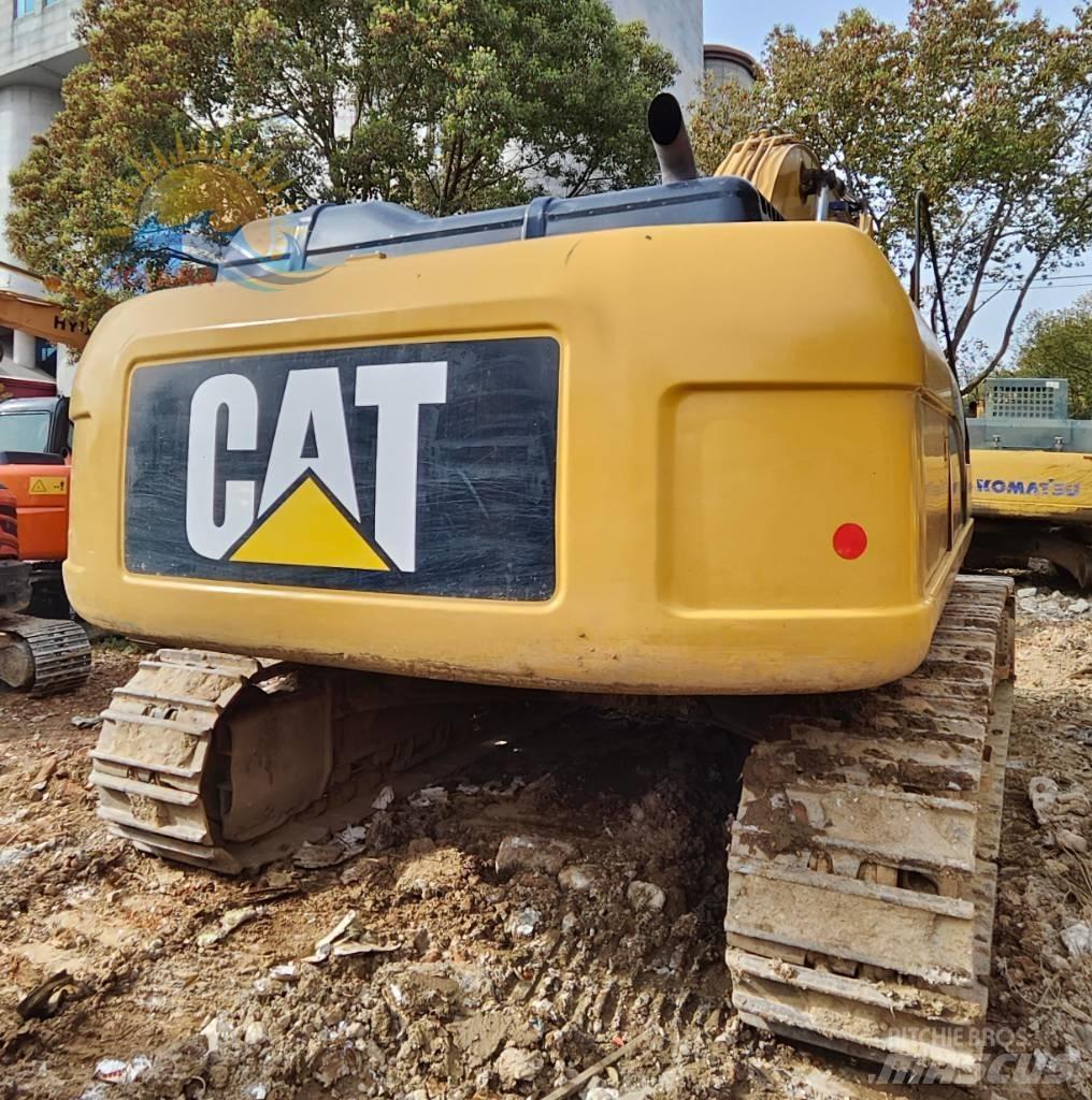 CAT 330 D2L Гусеничні екскаватори
