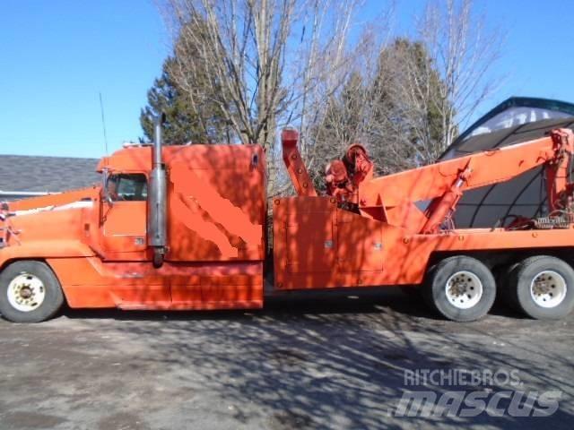 Freightliner FLD 120 Евакуатори