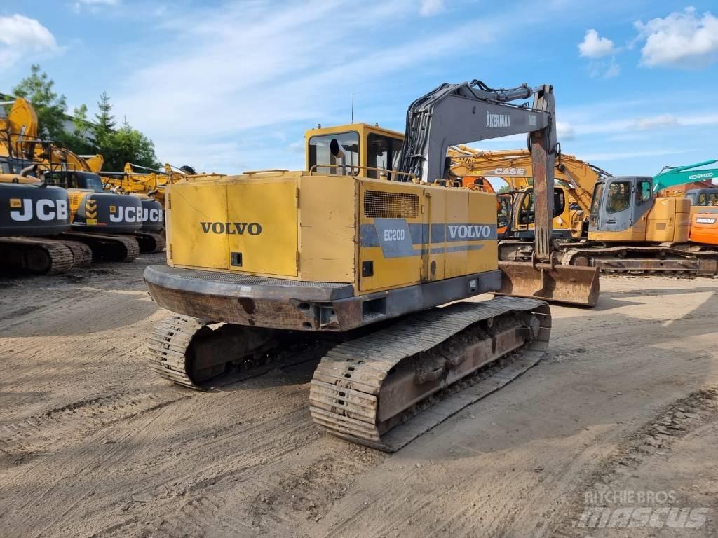 Volvo EC 200 Гусеничні екскаватори