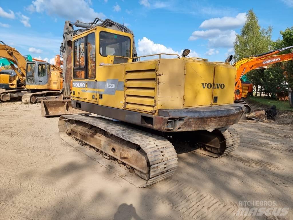 Volvo EC 200 Гусеничні екскаватори