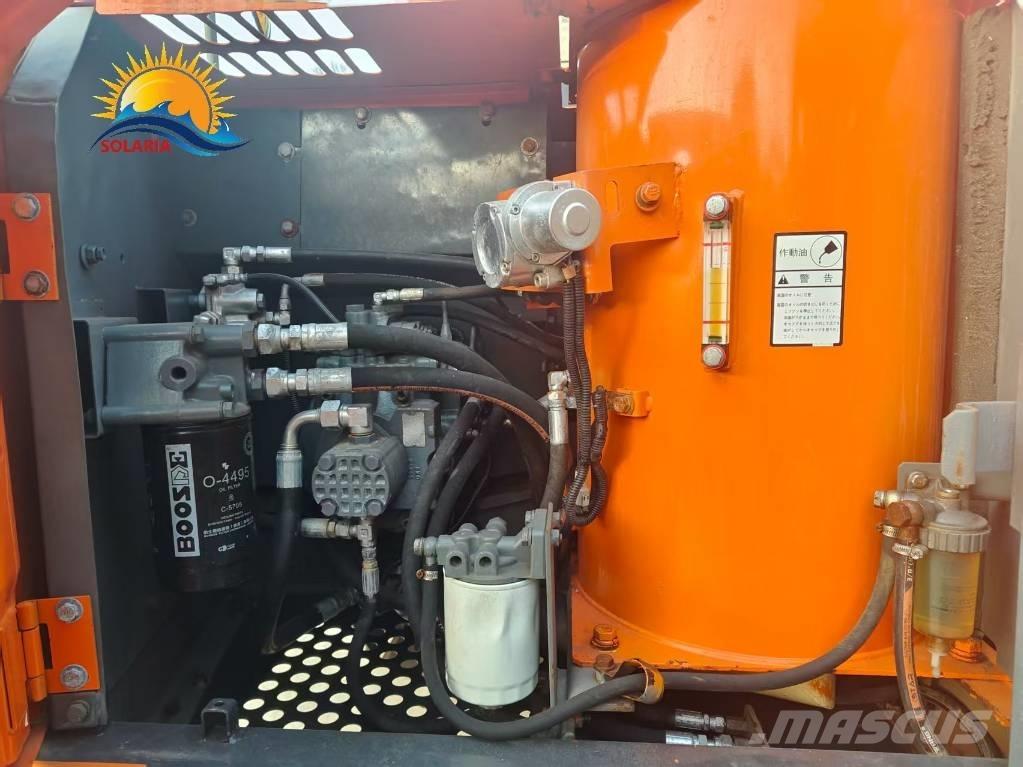 Hitachi ZX 130 Гусеничні екскаватори