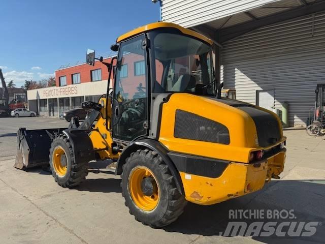 JCB 406 Фронтальні навантажувачі