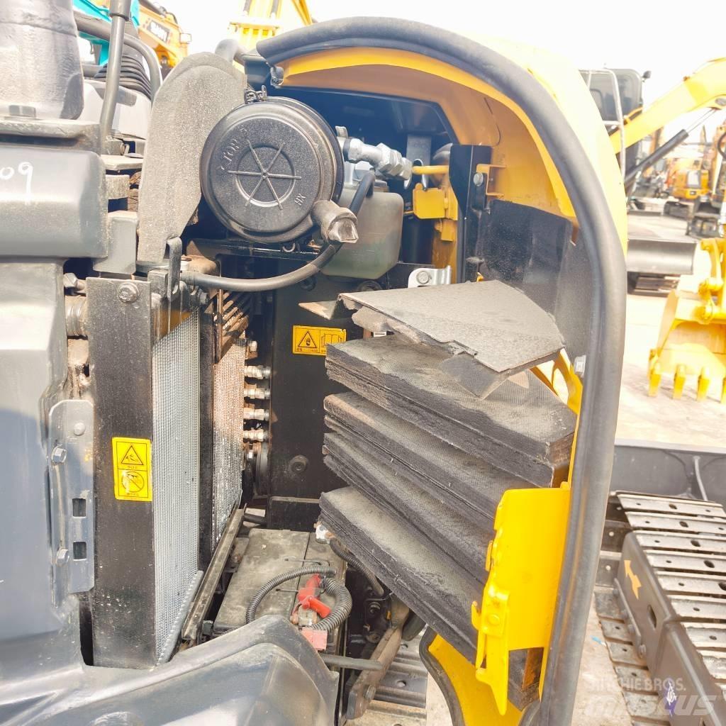 Komatsu PC30MR-3 Міні-екскаватори < 7т