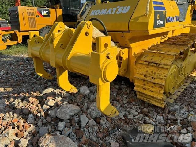 Komatsu D 85 Гусеничні бульдозери