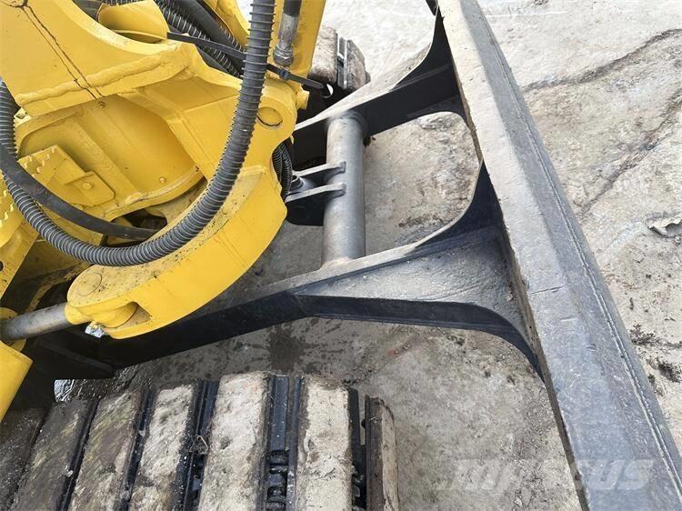Komatsu PC 40 Гусеничні екскаватори