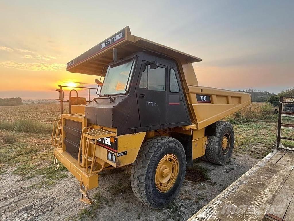 CAT 769D Міні самоскиди