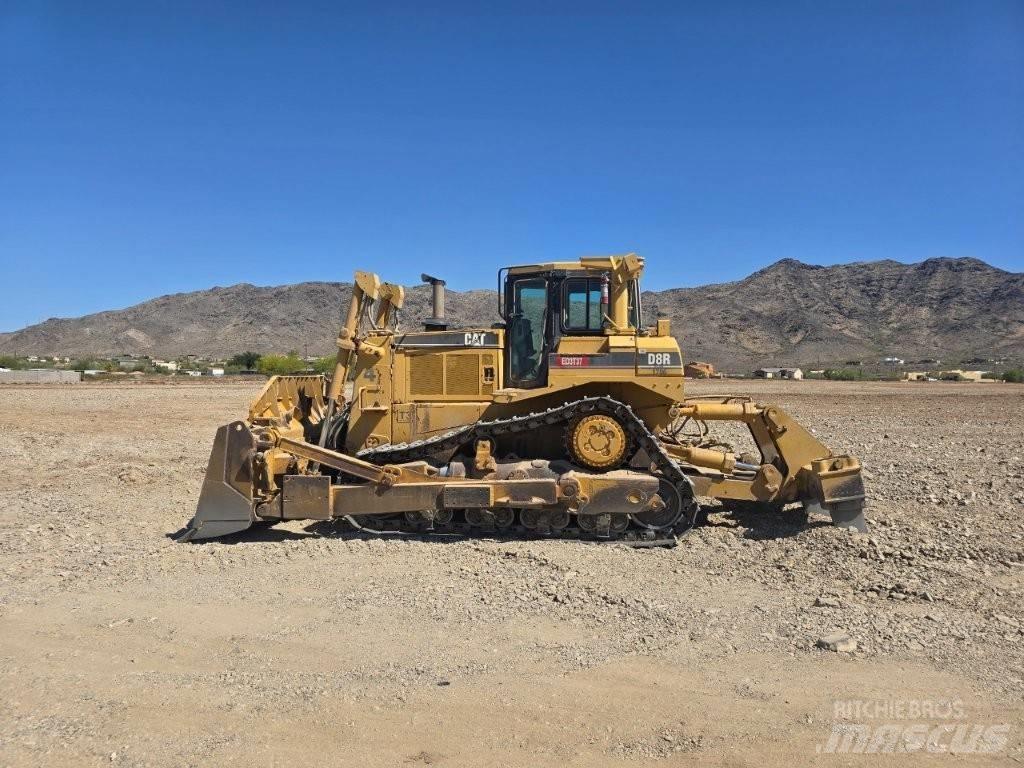 CAT D 8 R II Грейдери