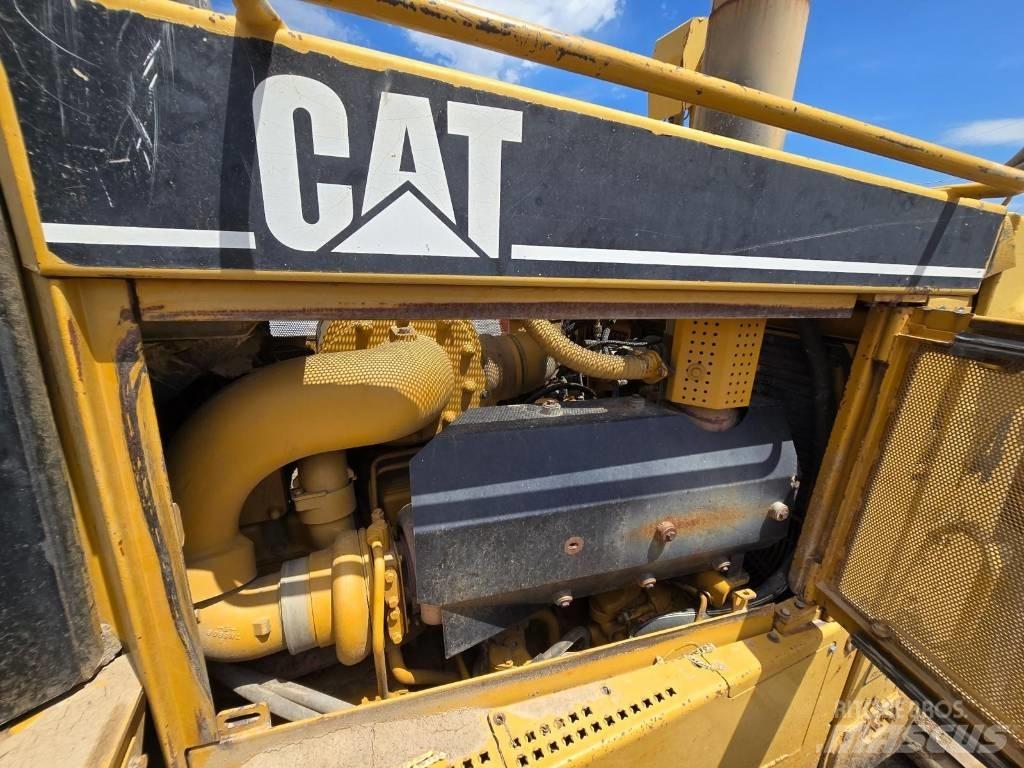 CAT D 8 R II Грейдери