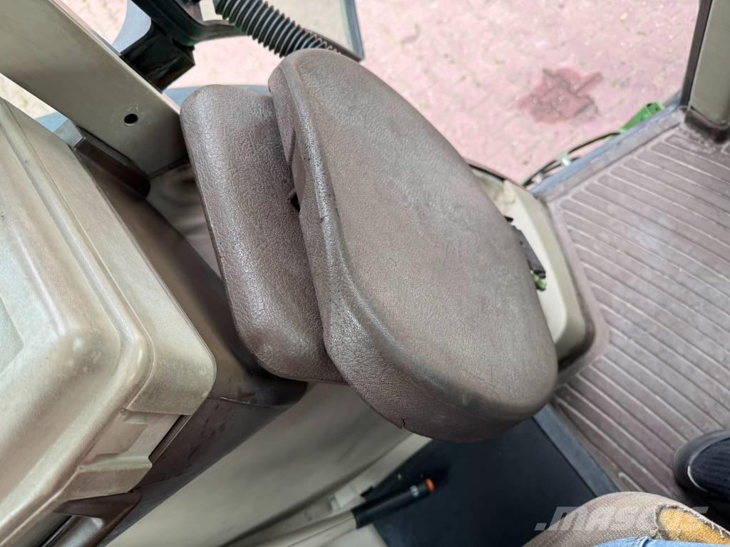 John Deere 6520 Трактори