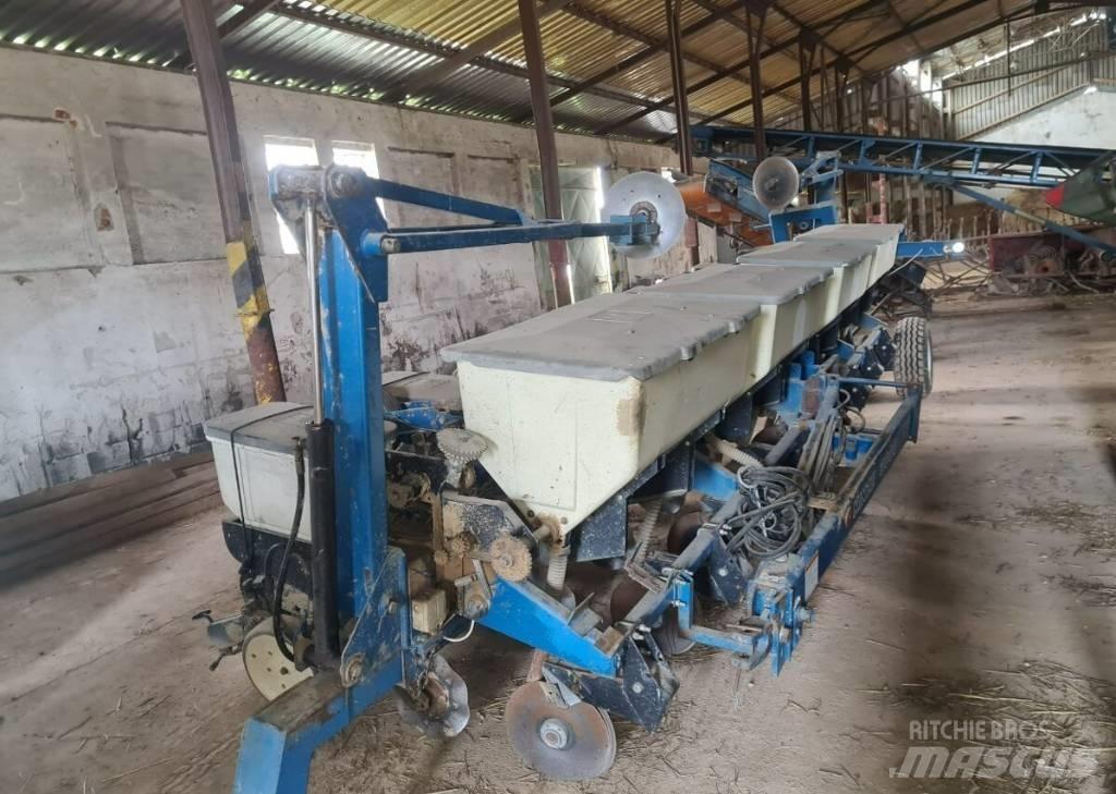 Kinze 3000 Cажалки