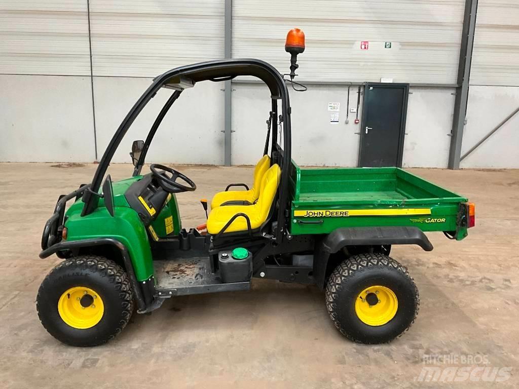 John Deere Gator Підсобні машини