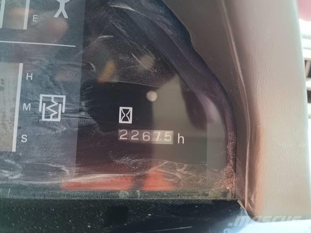 Komatsu HD 605-5 Кар`єрні самоскиди