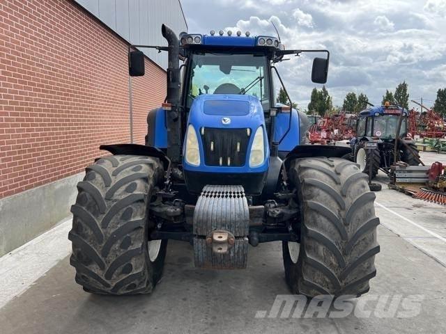 New Holland TVT190 Трактори