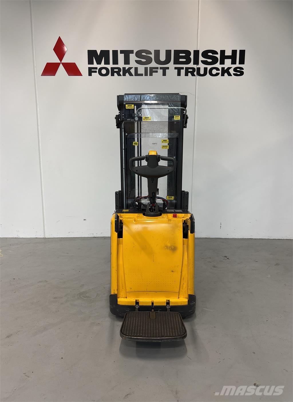 Atlet PSP160 Самохідні електроштабелери