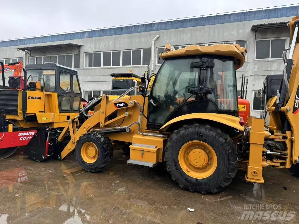 CAT 420 F Екскаватори-навантажувачі