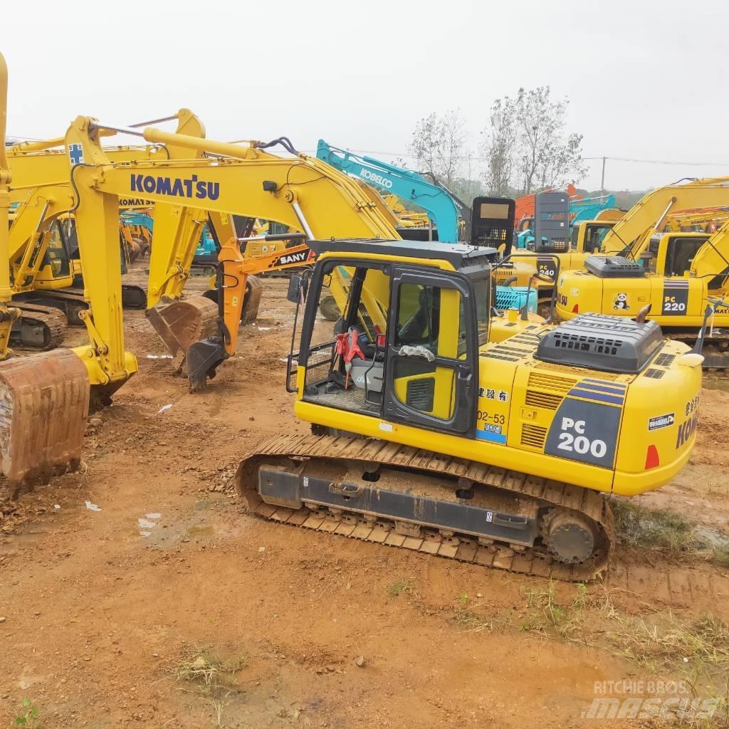 Komatsu PC200-8 Гусеничні екскаватори