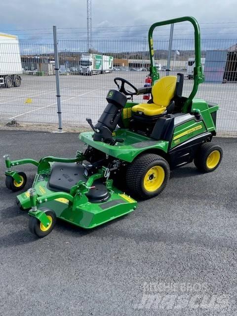 John Deere 1550 Самохідні газонокосарки