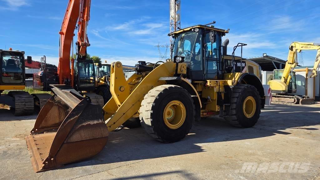 CAT 962 M Фронтальні навантажувачі