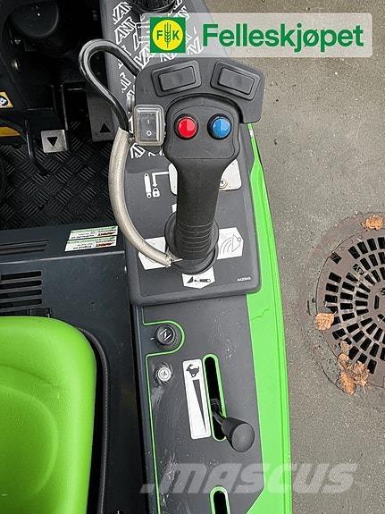 Avant 220 Міні-навантажувачі